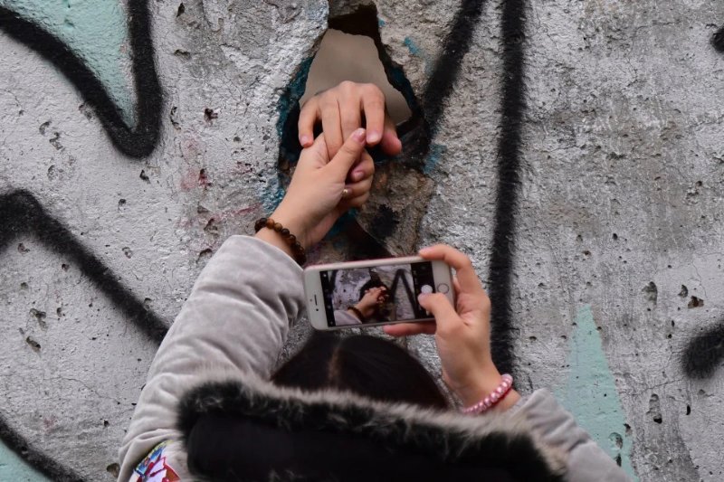 http://s19.directupload.net/images/user/191110/4xzplydc.jpg
